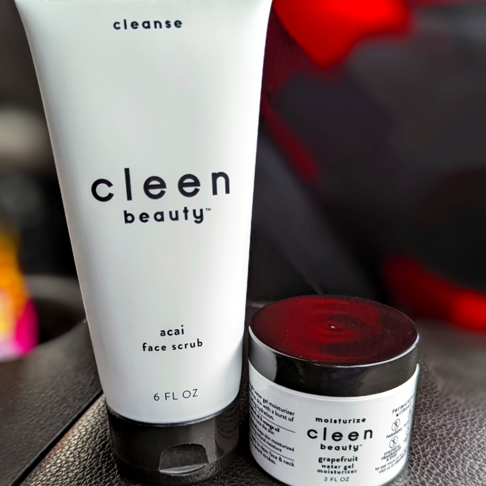 Cleen beauty bundle acai scrub and grapefruit water gel